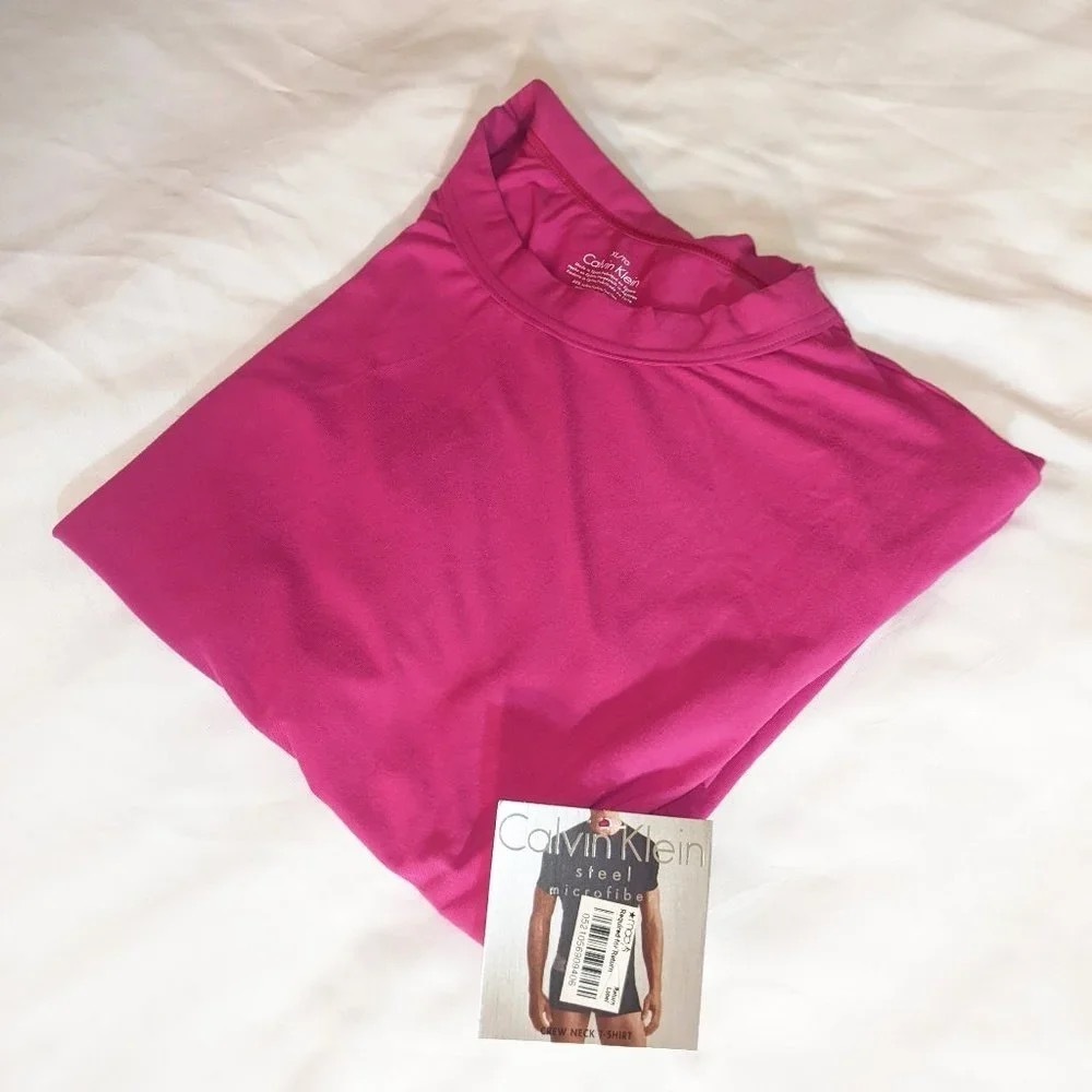 New CALVIN KLEIN Athletic Top - XL